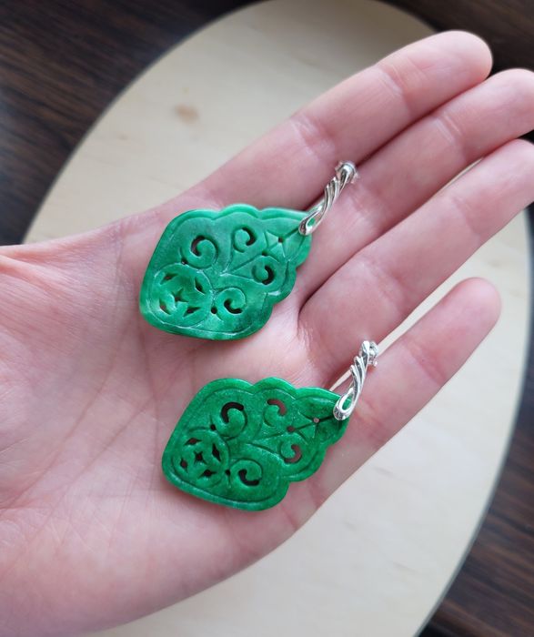 Cercei din argint si bowenit