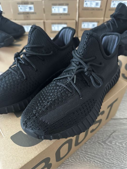 Yeezy 350 Onyx (Livrare cu verificare)