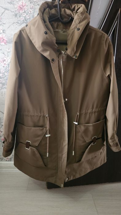 Продам куртку женскую
