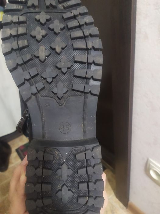 продам зимние ботинки Кожа