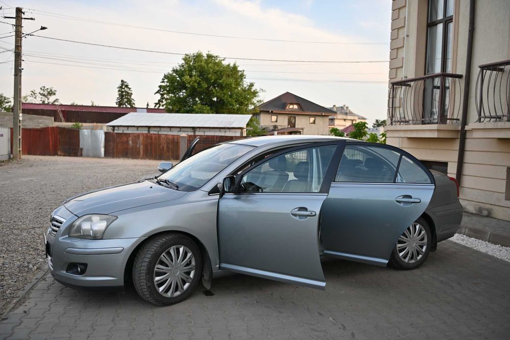 Toyota avensis 2008