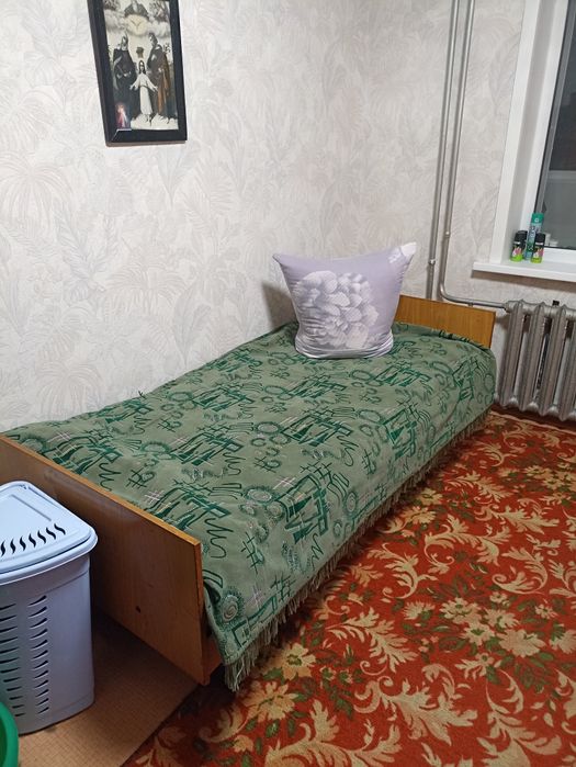 Продам: мебель, телевизор, кровать, шкаф б/у