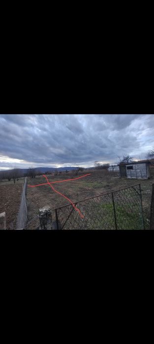 Парцел в регулация близо 800кв