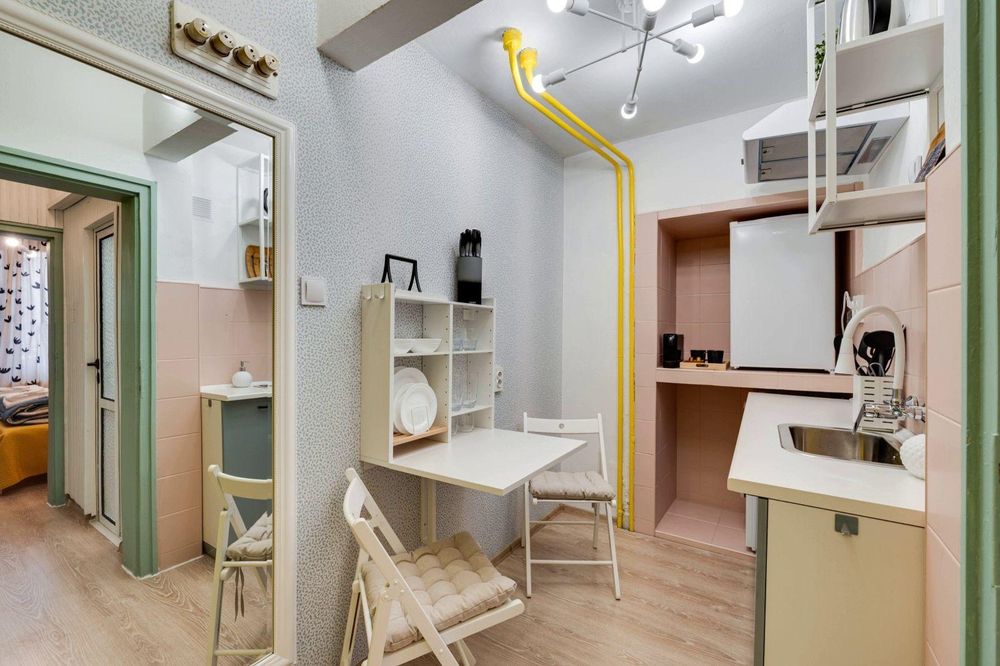 Дава се под наем Едностаен апартамент в София, Център - 29 кв.м за 547.23 € - Снимка #2