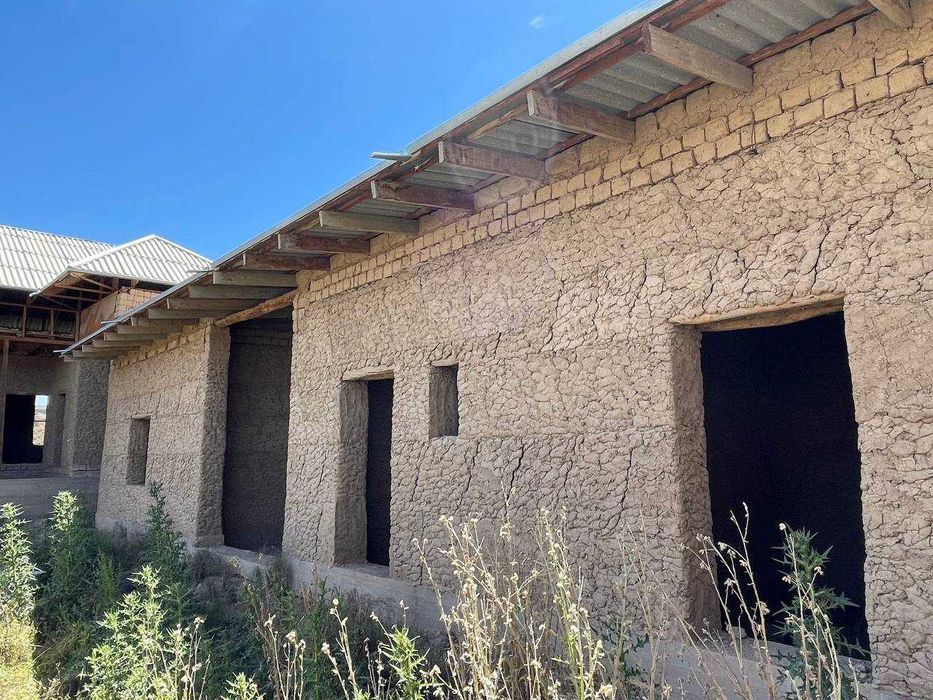 Hovli sotiladi. Srochniy