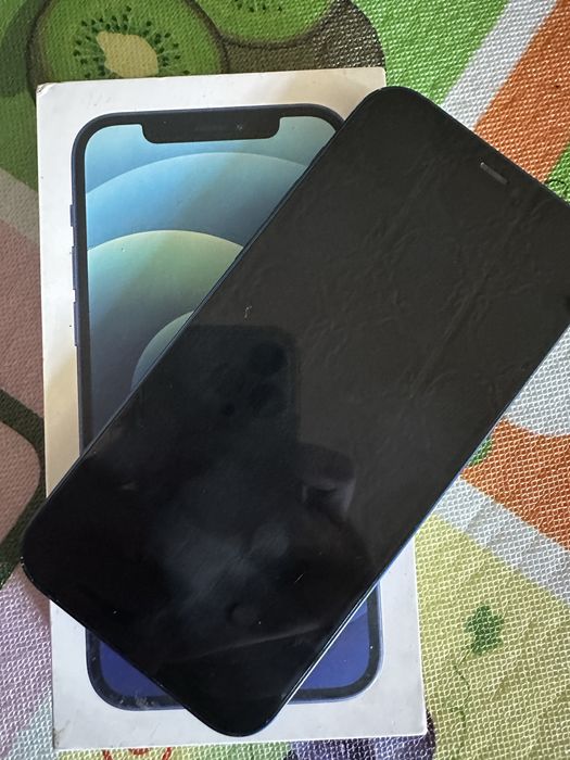 Продам айфон 12,64гб