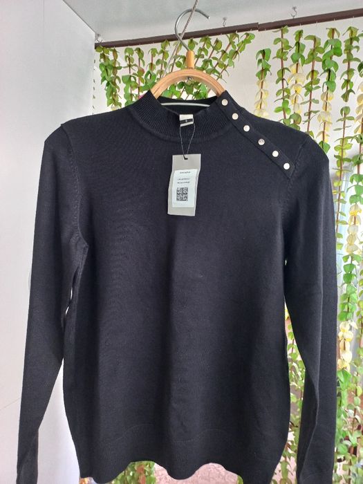 Новая с биркой привозная белоснежная рубашка, оверсайз.См.все фото.