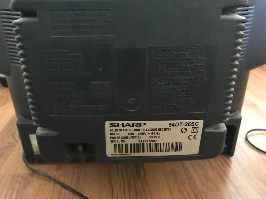 Стари цветни работещи телевизори Sharp и Samsung+ дистанционни