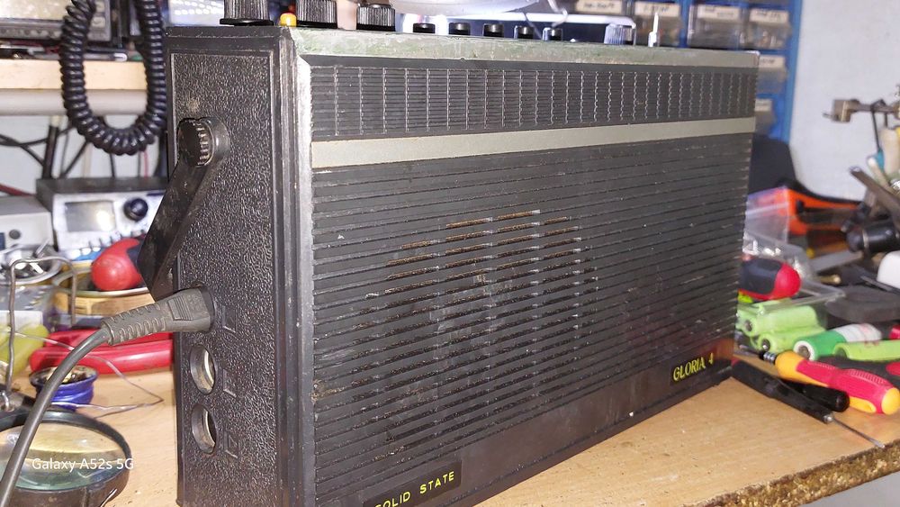Radio GLORIA Tras in Banda Vest UUS 88-108 MHz