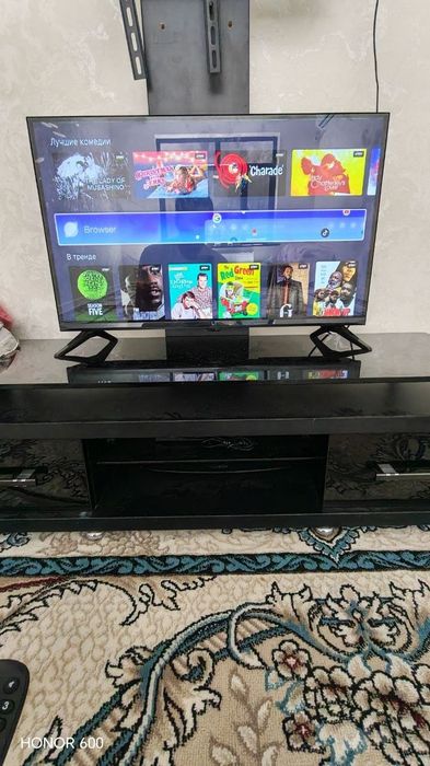 Телевизор Li 32 Smart tv безрамичный