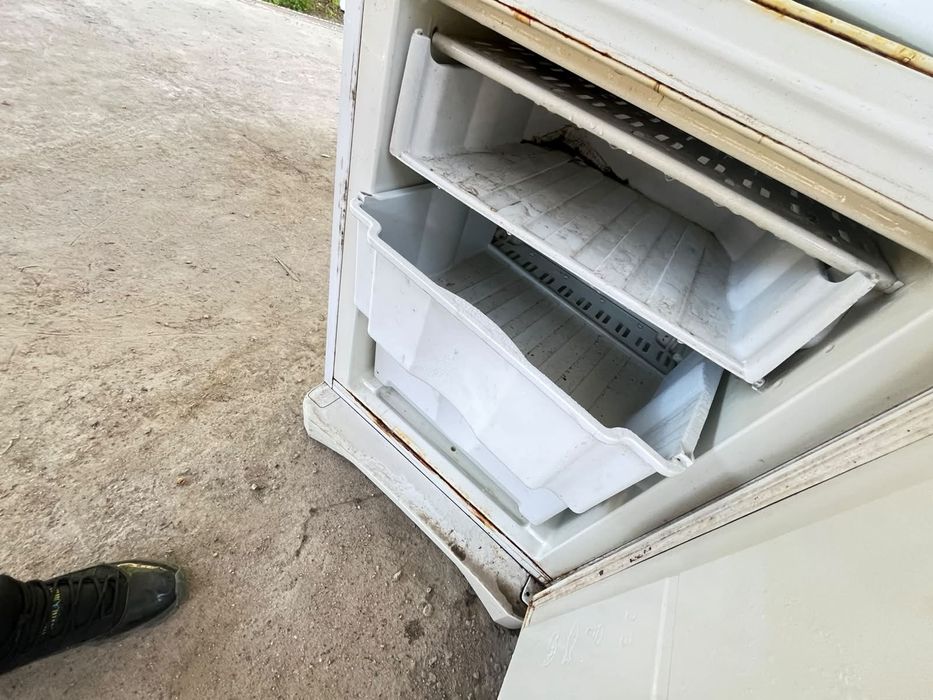 Продам б/у холодильник