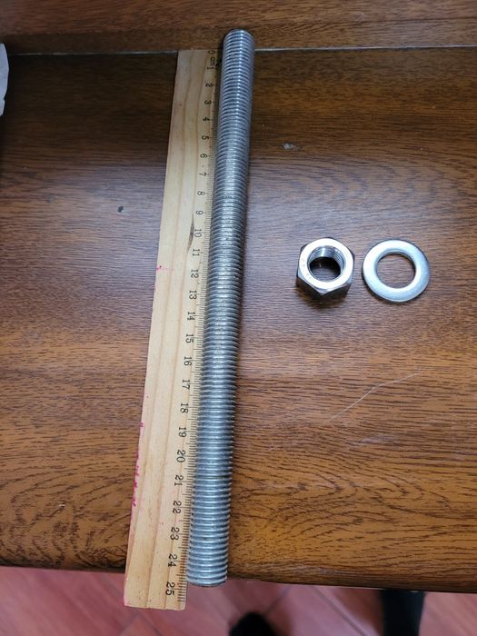 Шпильки и гайки м16