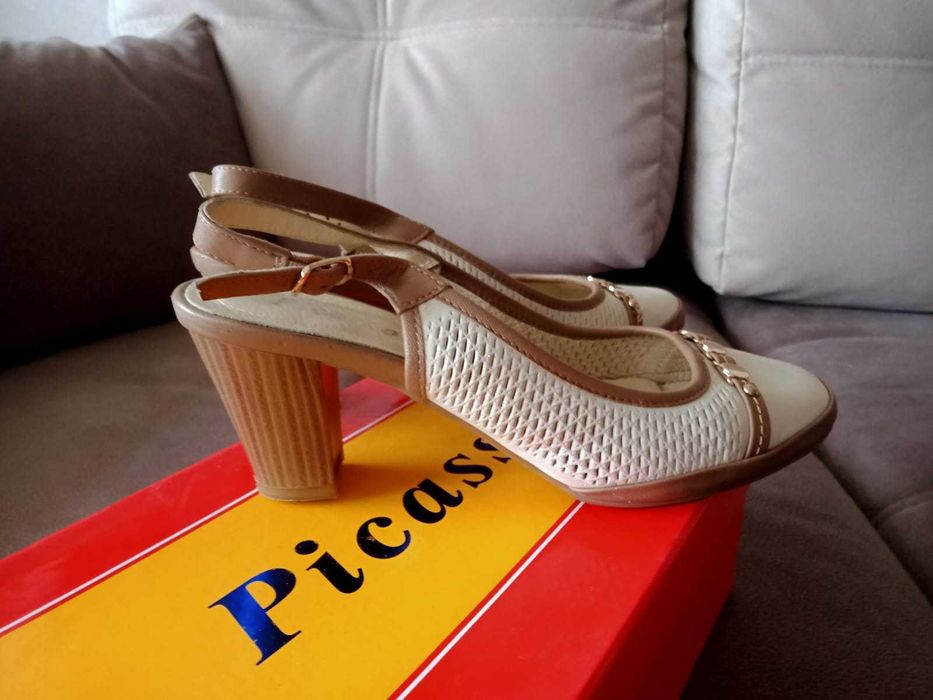 Продам женские туфли