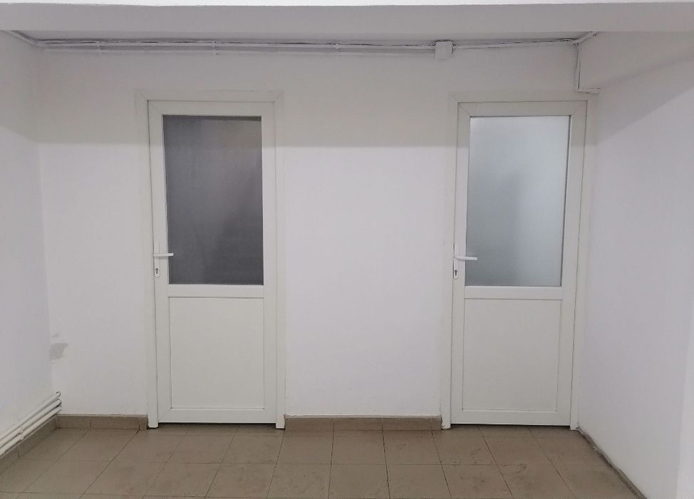 Clădire comercială de închiriat sau vânzare