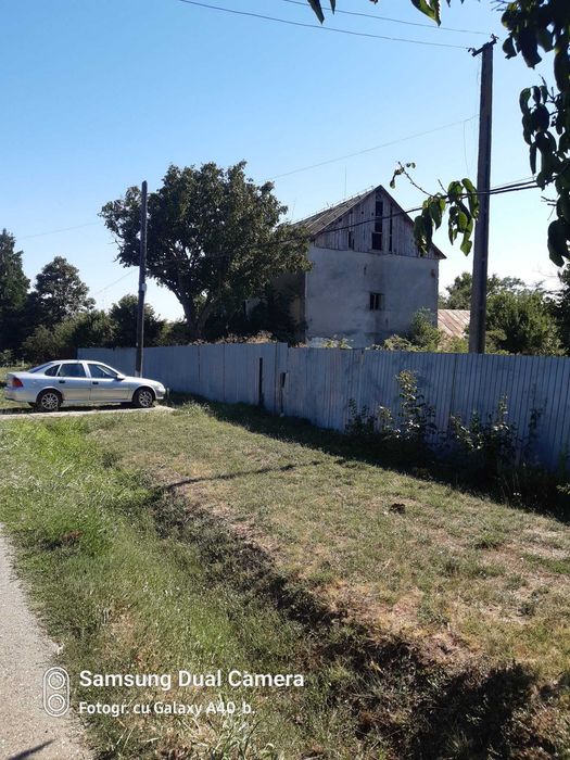 Vânzare imobil și terenuri – Com. Băneasa, Județul Giurgiu, lângă Primărie, central.