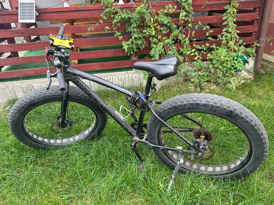 Bicicletă fat bike