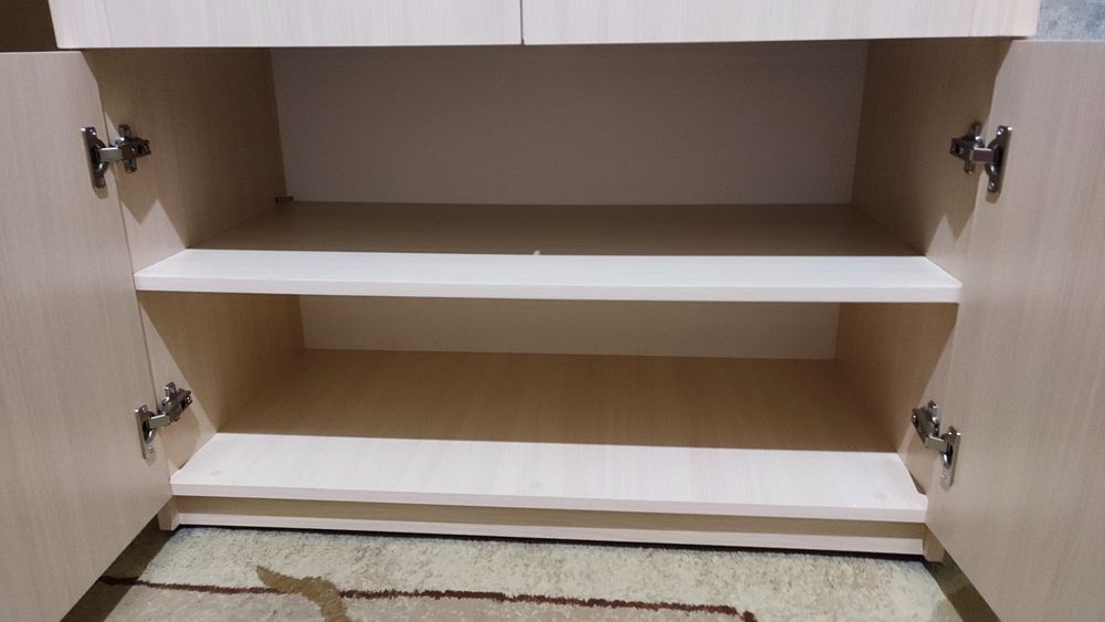 Продам письменный стол с полками