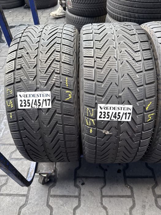235/45/17 Vredestein M+S