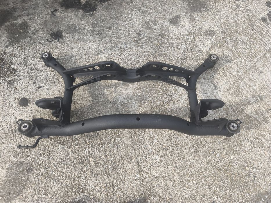 Punte spate Volkswagen Passat B6/ jug cadru spate Volkswagen Passat B6
