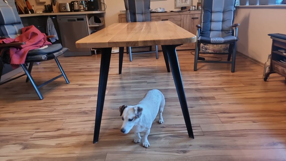 Трапеза маса от масив