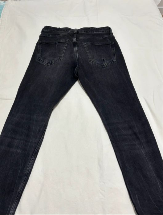 Blugi slim fit ripped zara