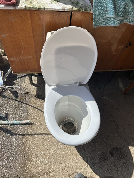 Продам унитаз в зорошем состоянии