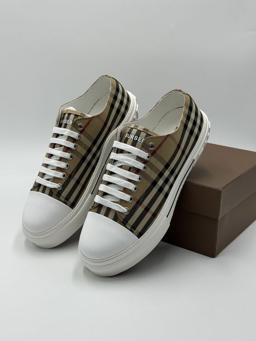 Обувки Burberry