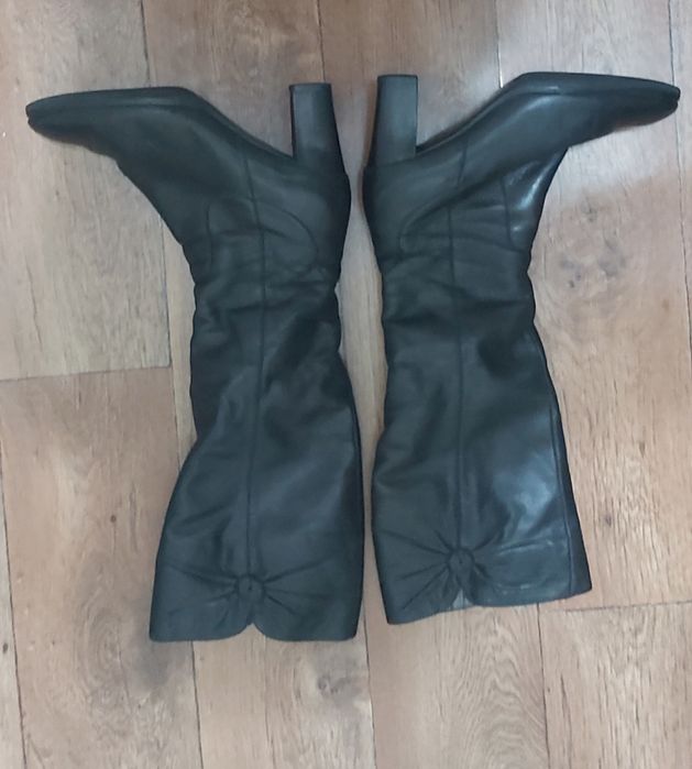 Продам женские сапоги