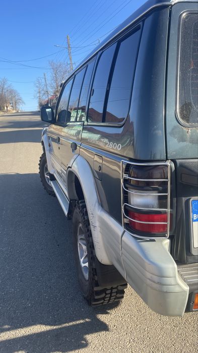 MITSUBISHI Pajero