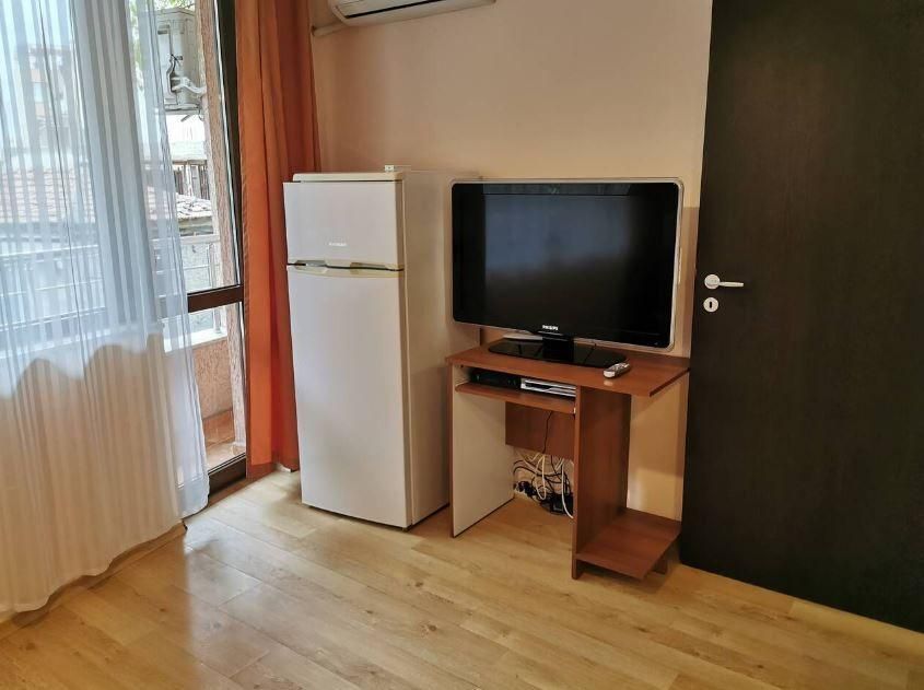 Двустаен апартамент, под наем, кв. Колхозен пазар