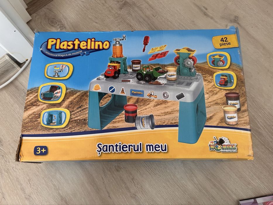 Banc de lucru cu plastelina