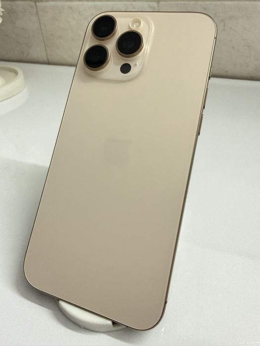 Продам  Айфон 16 про мах