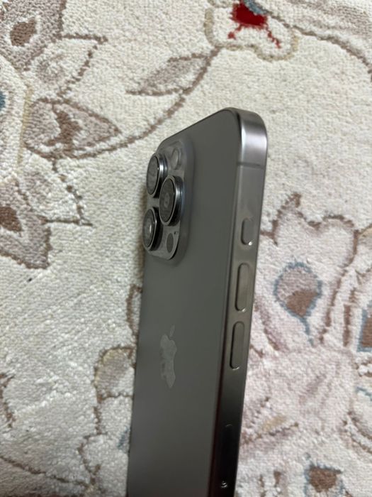 Новый айфон 15 про емкость 92%