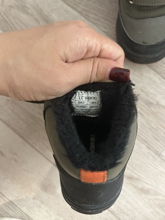 Продам детскую обувь