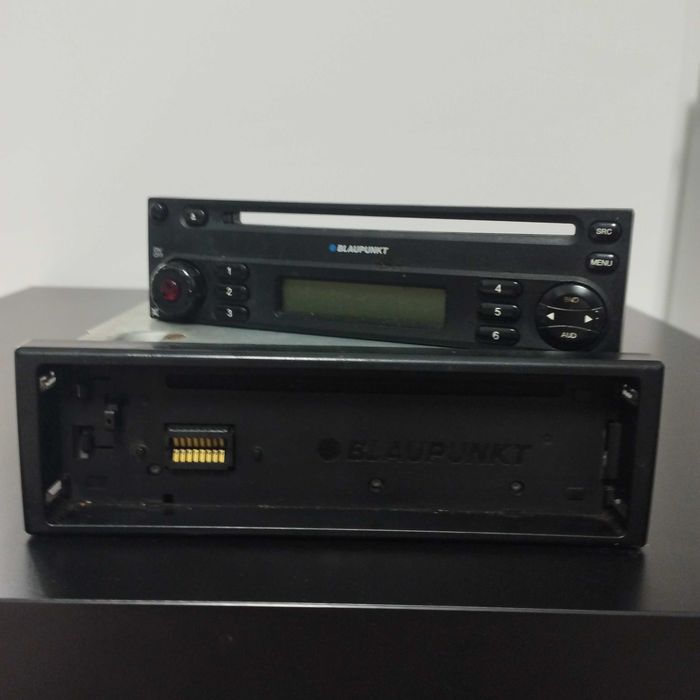 Vând radio CD - BLAUPUNKT
