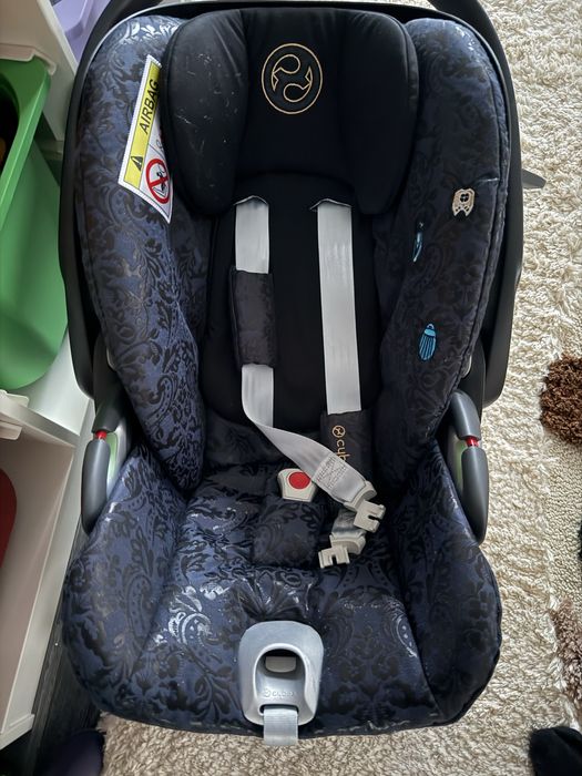 Scoica/scaun de masina editie speciala cybex plus baza T