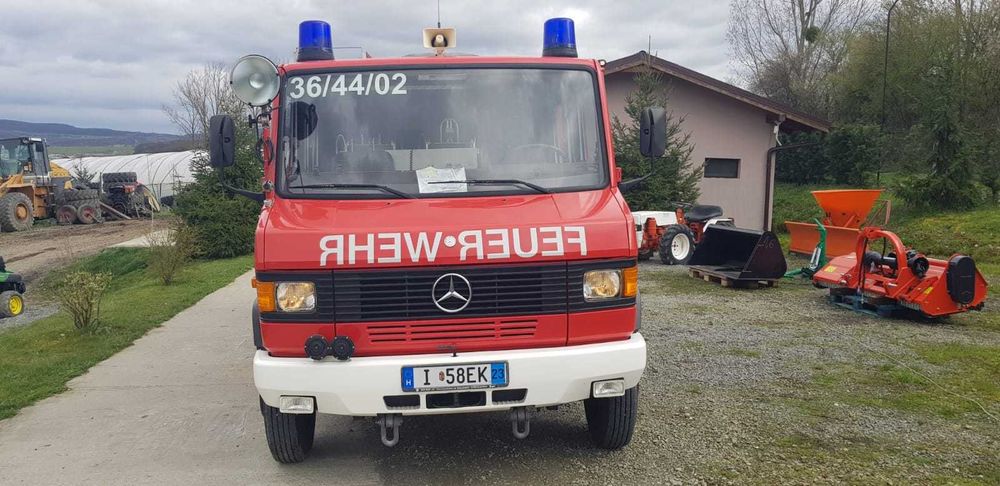 Autospeciala POMPIERI Mercedes Benz 811 D