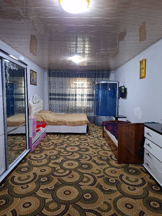 Обмен бор, Арзонга Эски шахарда Ховли сотилади, 3 хонали кв. Бартер бу