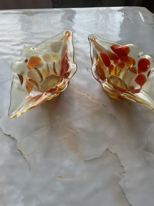 Продам две вазы конфетницы