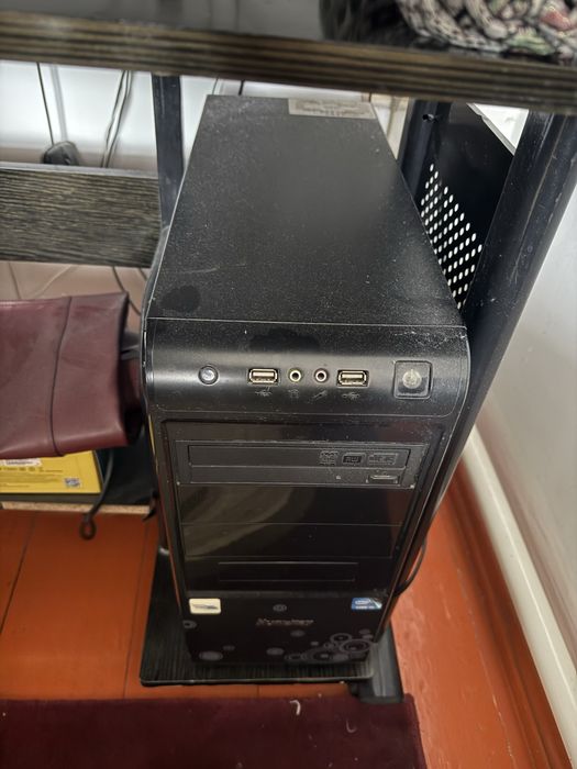 Продаю ПК  и стол тоже