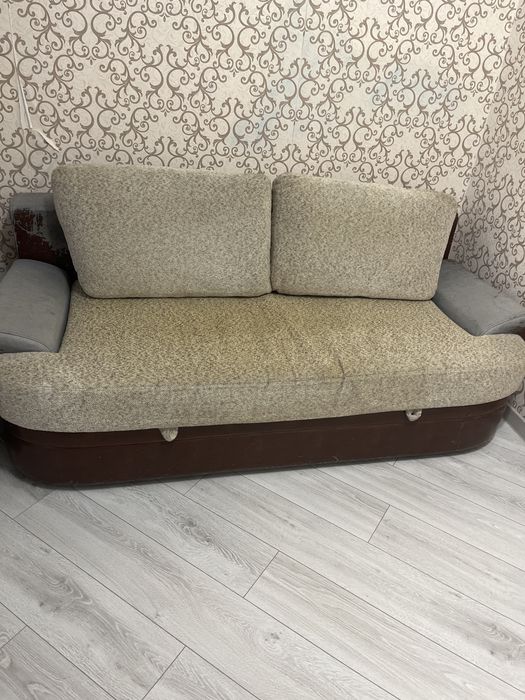 Продам диван б/у раскладывается