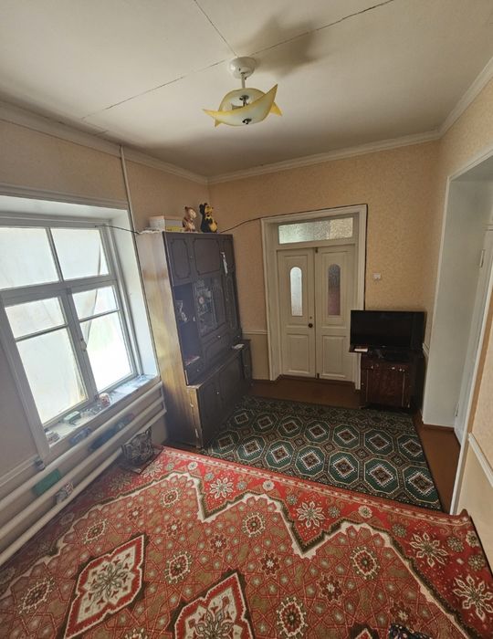 Дурмон Қ.Ф.Й Янги Арғин маҳалласида уй сотилади.