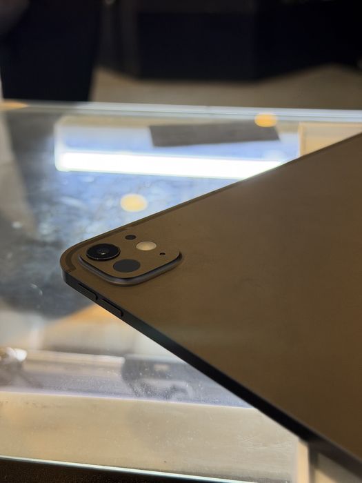 iPad Pro 13 M4 2tb 100% sim nano с клавиатурой