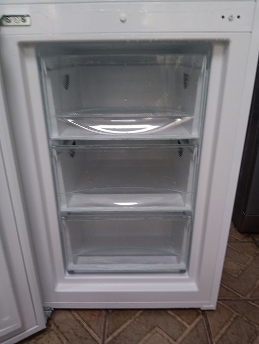 Комбиниран хладилник с фризер Миеле Miele с 2 години гаранция!