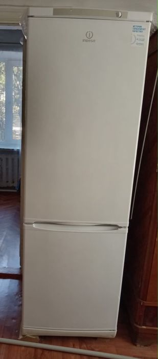 Холодильник INDESIT
