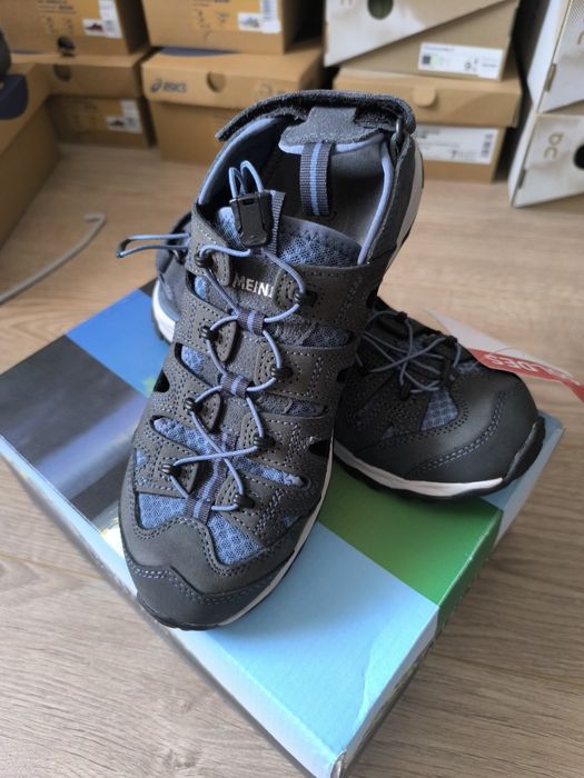 Meindl Нови оригинални дамски туристически сандали номер 39