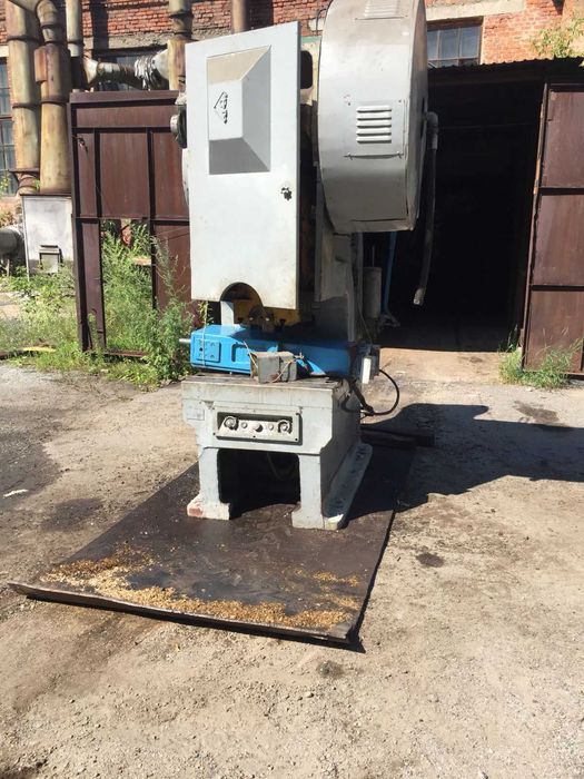 Пресс  усилие 40 тн марка к 2126А
