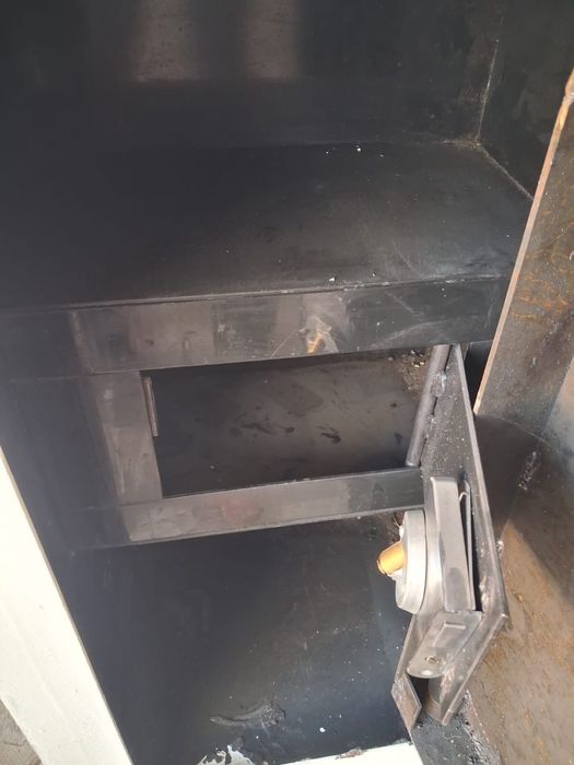 Металлический сейф