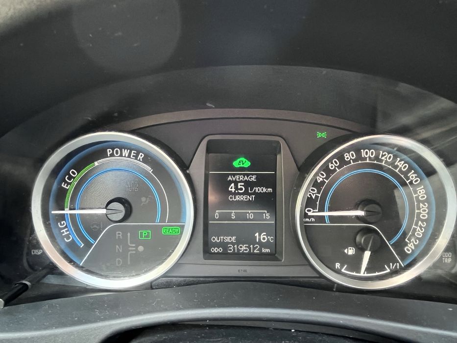 Toyota Auris Hybrid Gpl 2015 alb perlat