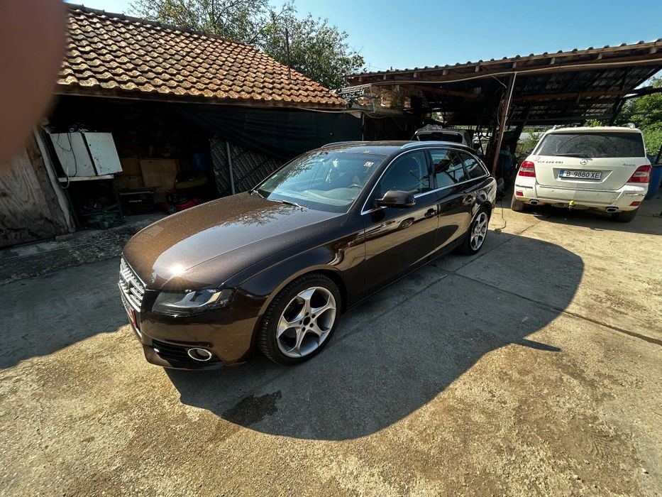 Audi A4 B8       .